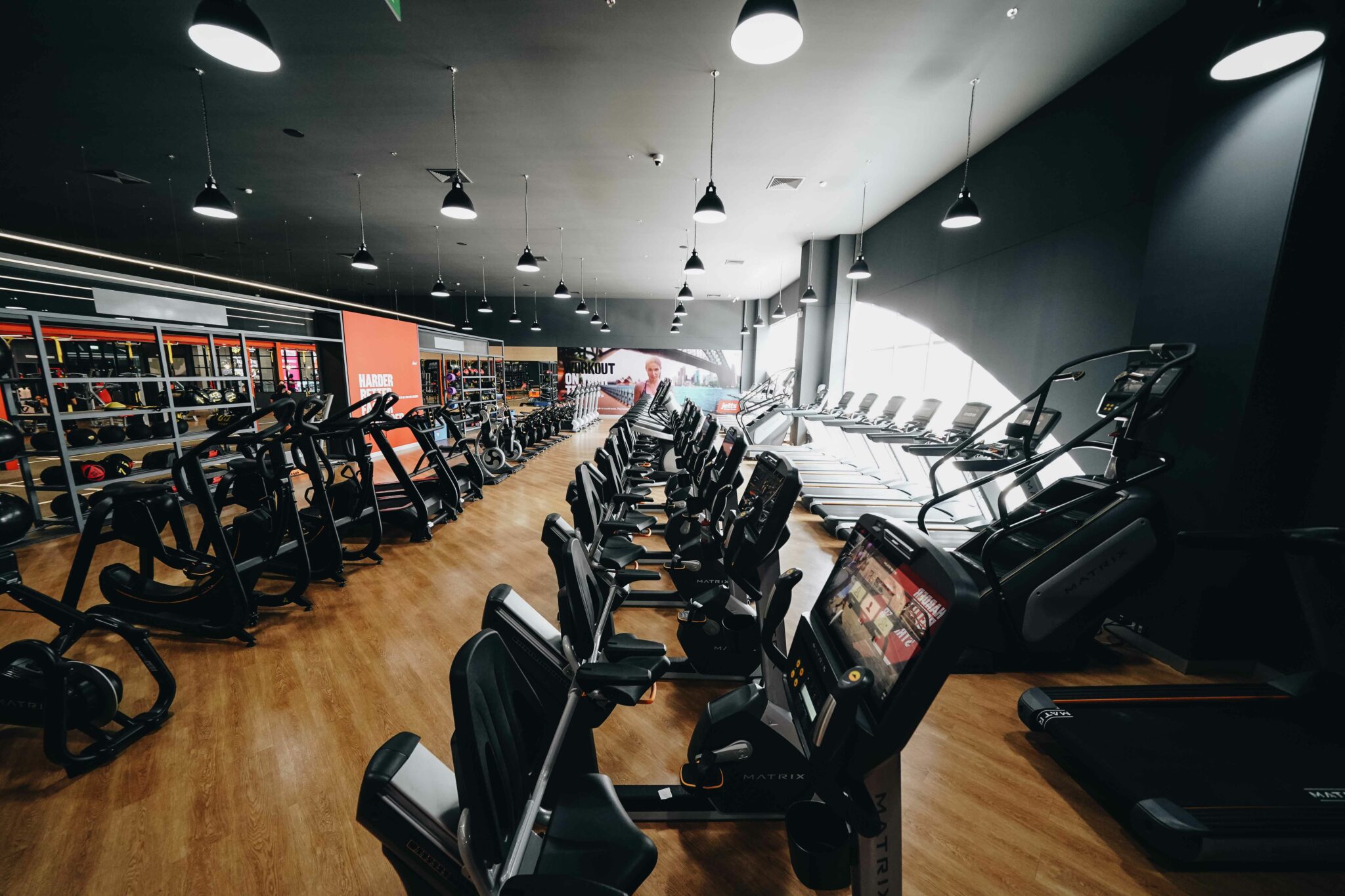 cosmo-bazaar-jetts-thailand-jetts-24-hours-fitness